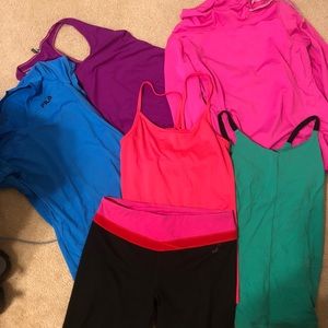 Lot of medium sized gym/athletic clothing